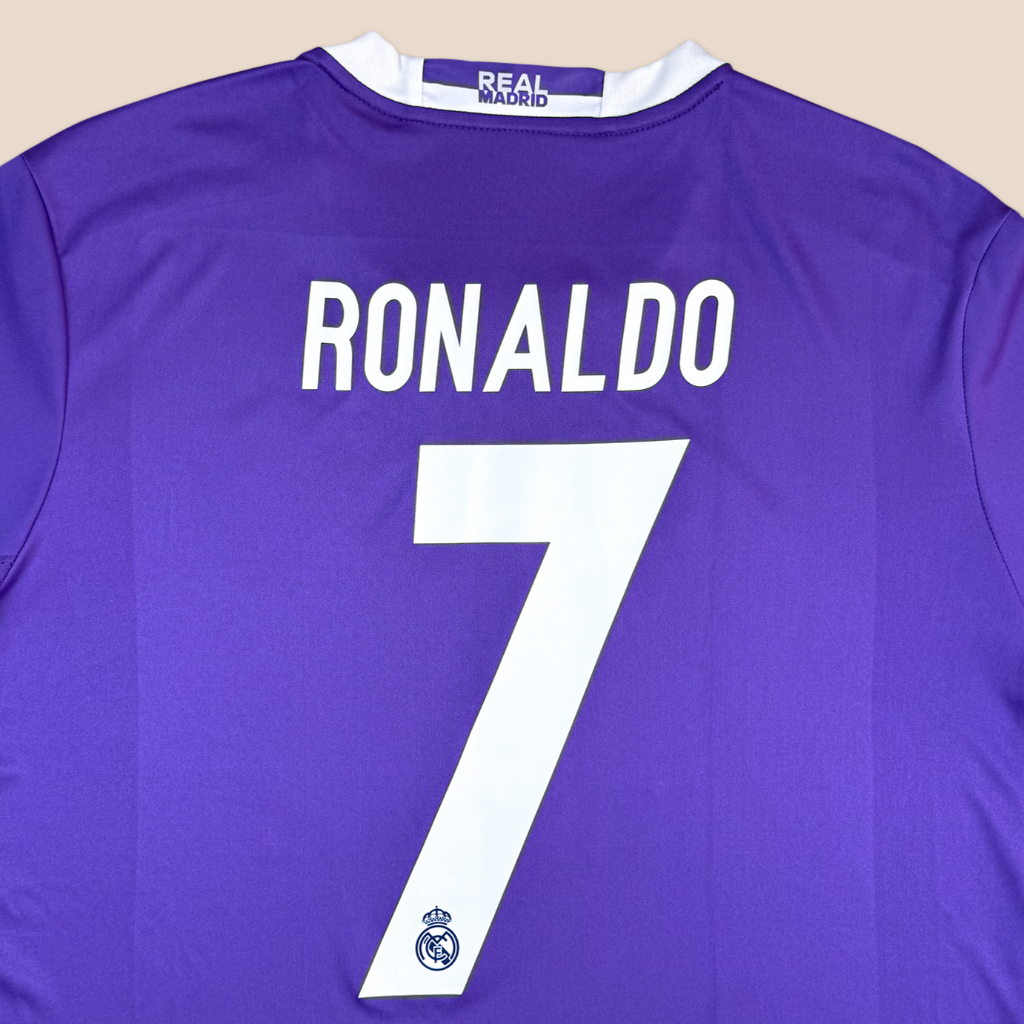Real Madrid 2016/17 Visitante