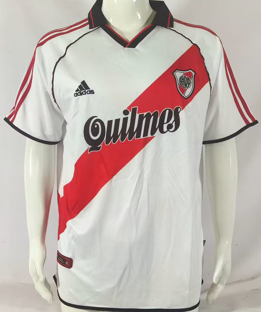 01 River Plate 2000/20 Local